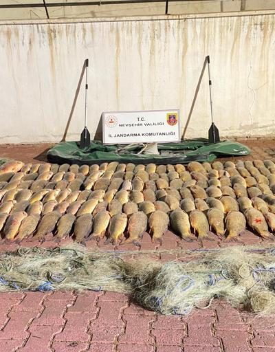 Nevşehirde yasa dışı balık avlayan 2 kişi yakalandı