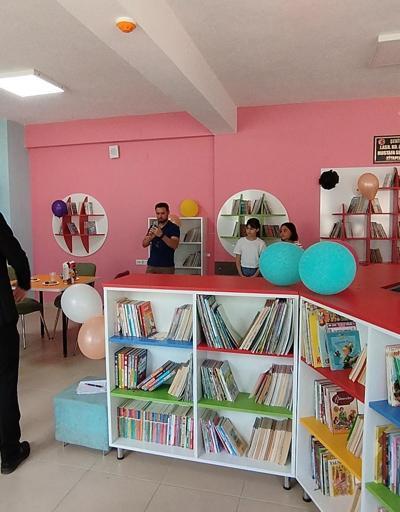 Suriye sınırındaki okula İzmir’den kitap bağışı