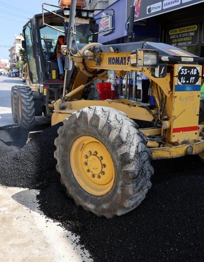 Başkan Sarıyıldız, asfalt kaplama çalışmasını yerinde inceledi