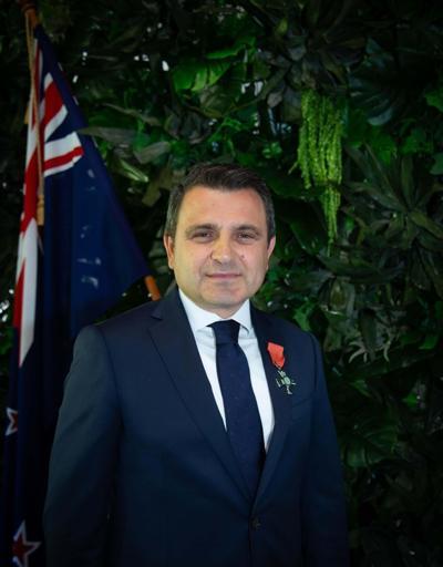 Alan Başkanı Kaşdemire Yeni Zelanda Liyakat Nişanı verildi