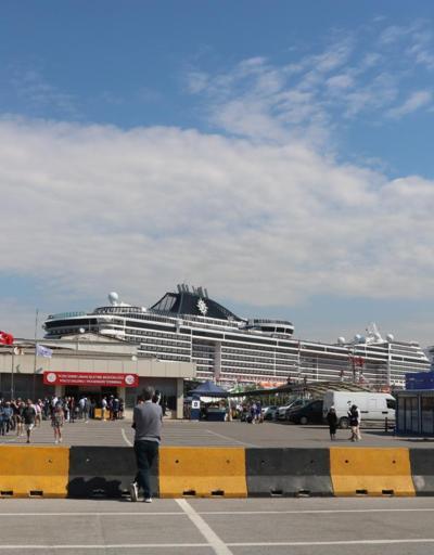 İzmire 2 kruvaziyer gemisi toplam 4 bin 761 yolcu getirdi