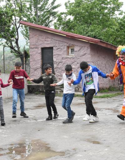 Köy çocukları, Kızılay etkinliğinde doyasıya eğlendi