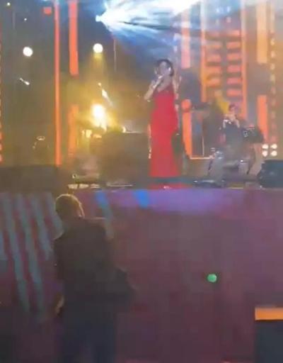Behzat Ç.nin yıldızıydı Etimesgut Belediye Başkanı Erdal Beşikçioğlu konserde dans etti