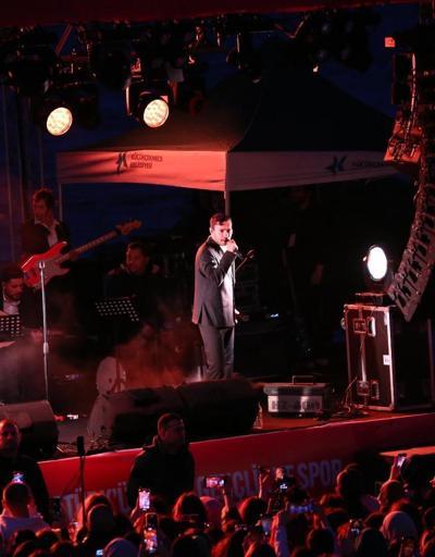 Şarkıcı Mert Demir 19 Mayısta Küçükçekmecede sahne aldı