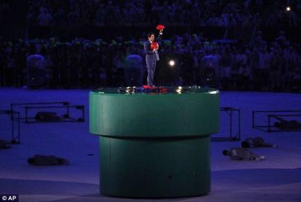 Japon Başbakanı Rio Olimpiyatlarda Süper Mario kılığına girdi