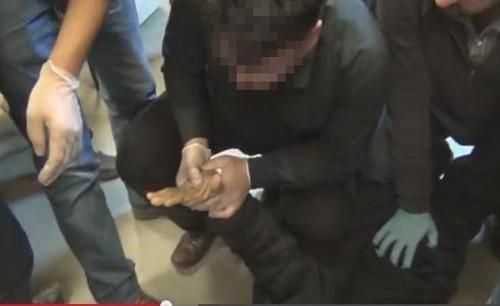 Avukata gözaltında polis şiddeti kamerada