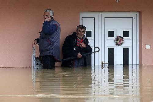 Bosna Hersek ve Sırbistanı sel vurdu