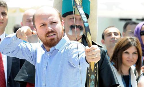 Bilal Erdoğan Ya Hak dedi, 2 ok attı