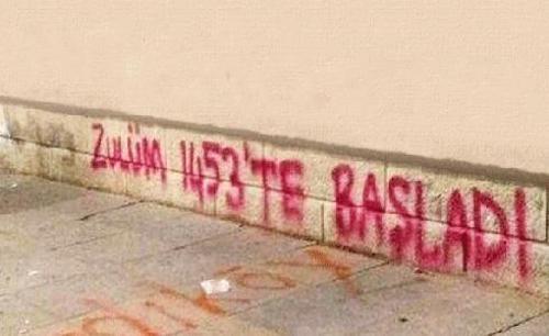 Başbakan Erdoğanı kızdıran duvar yazısı