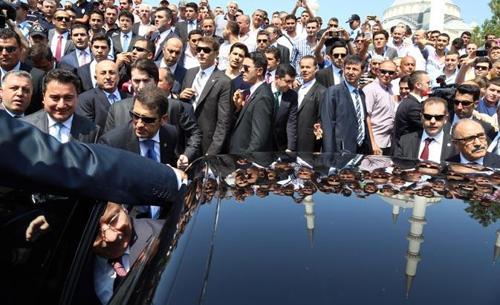 Ahmet Davutoğlu yeni kabineyi açıkladı