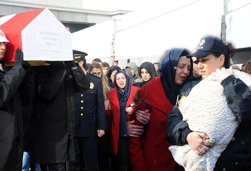 Şehit polis atanamayan fizik öğretmeni çıktı