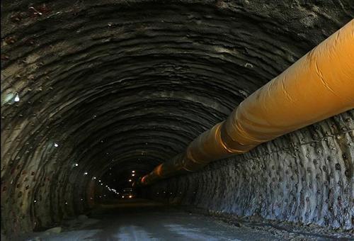 Türkiyenin en uzun çift tüplü tüneli Ovitte yol yarılandı