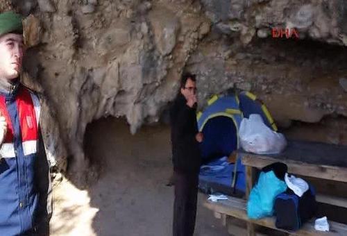Bu toplumdan bıktı, 8 aydır bir mağarada yalnız yaşıyor