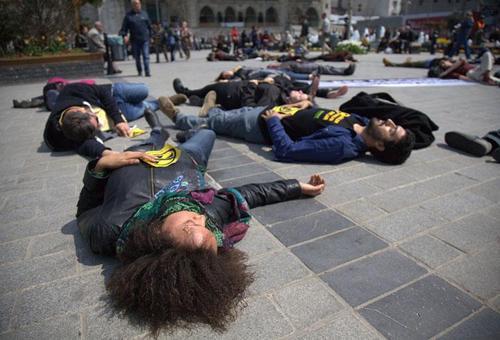 Greenpeace’ten Akkuyu temel atma törenine eş zamanlı protesto