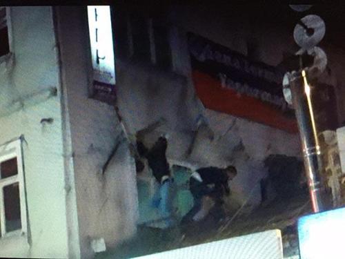 Bartında HDP binasına saldırı