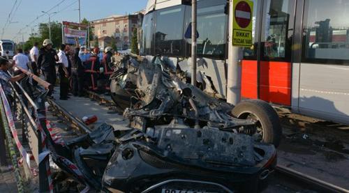 Güngörende tramvay kazası: CNN Türk çalışanı 2 kişi yaralandı