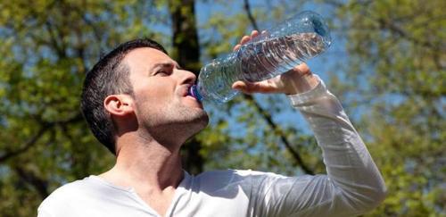 Spor yaparken fazla su içmek öldürebilir