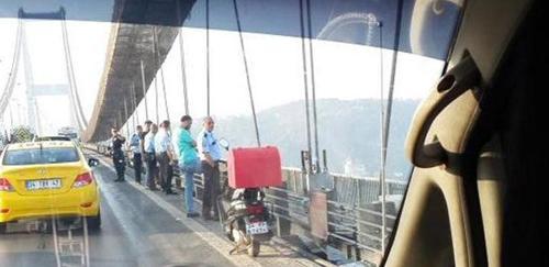 Boğaziçi Köprüsünde 6 saat süren intihar girişimi trafiği