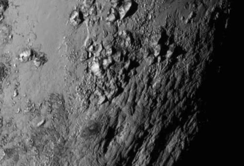 NASA, Plütondan gelen son fotoğrafı gösterdi