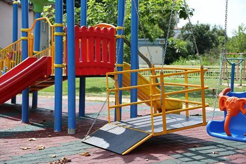 Sapanca Belediyesinden engelli çocuklara çocuk parkı