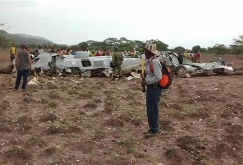 Kolombiyada askeri uçak düştü: 11 ölü