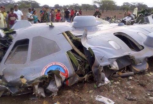 Kolombiyada askeri uçak düştü: 11 ölü