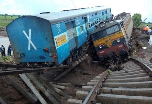 Hindistanda tren faciası: 24 ölü