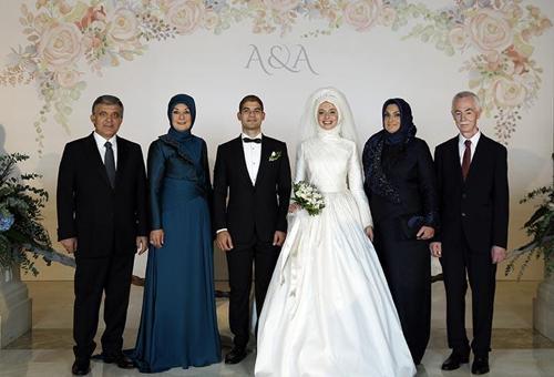 Abdullah Gülün oğlu Erdoğanın şahit olduğu nikahla evlendi