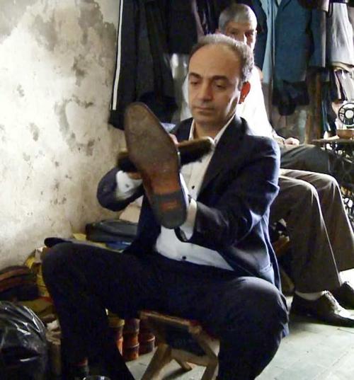 Osman Baydemir esnafla ayakkabı boyadı