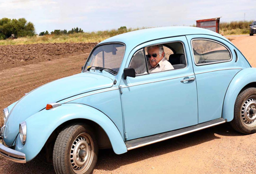 Yoksul devlet başkanı Mujicanın makam aracı 1973 model vosvos