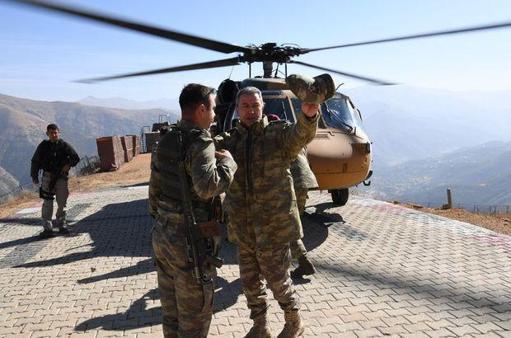 Org. Hulusi Akar komutanlarla birlikte Şırnakta