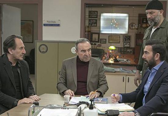 ARKA SOKAKLAR OYUNCULARI Arka Sokaklar dizisi oyuncuları kimler Türk televizyonlarının en uzun soluklu dizisi