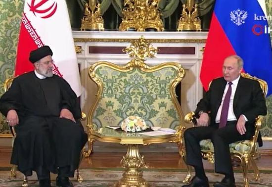 Putin ve Reisi Moskova’da bir araya geldi