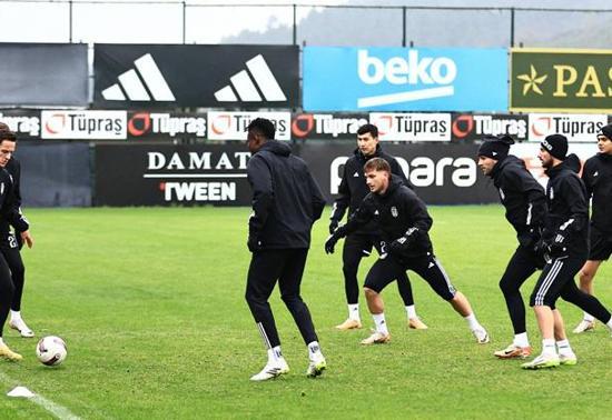 Beşiktaş'ın Fenerbahçe derbisi kamp kadrosu belli oldu!