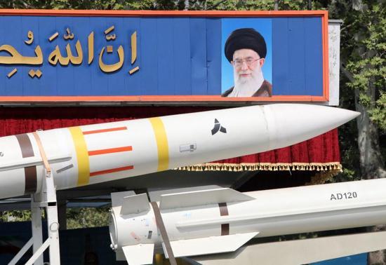 Dünyanın konuştuğu görüntüler Füzeler ortaya çıktı: İrandan gözdağı gibi tören...