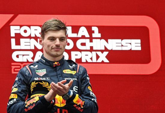 Formula 1 Çin Grand Prixsinde kazanan Max Verstappen