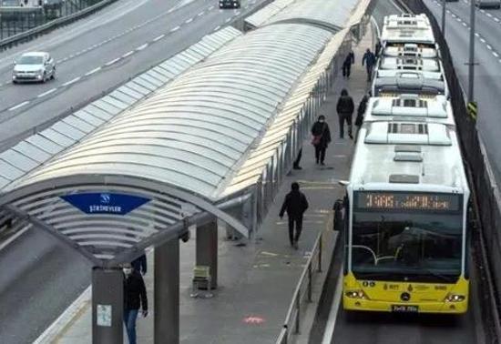 1 Mayıs metrolar açık mı 1 Mayıs 2024 metro, metrobüs, marmaray çalışıyor mu Hangi metro durakları kapalı
