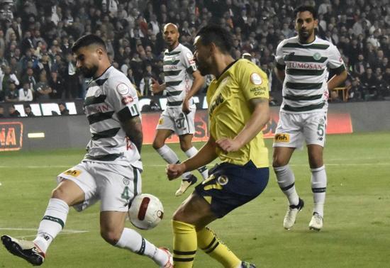Fenerbahçe’de İrfan Can Kahveci sakatlandı