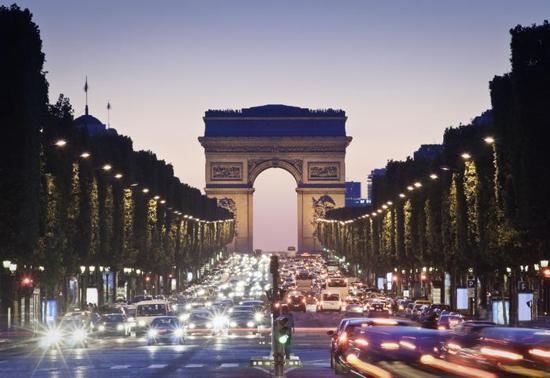 Fransada trafik kazalarına karşı Kadın Gibi Sür kampanyası başlatıldı