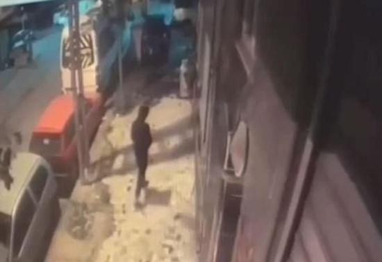 İstanbulda bir iş yerine el bombası atıldı