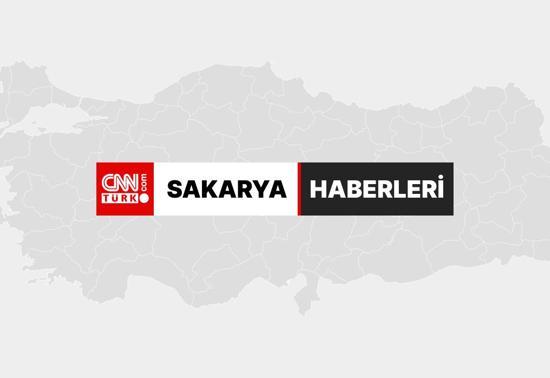 Sapanca Gölünde pedallı kanoyla alabora olan 3 kişiyi jandarma kurtardı