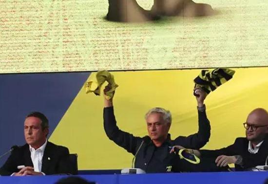 Jose Mourinho resmen Fenerbahçede