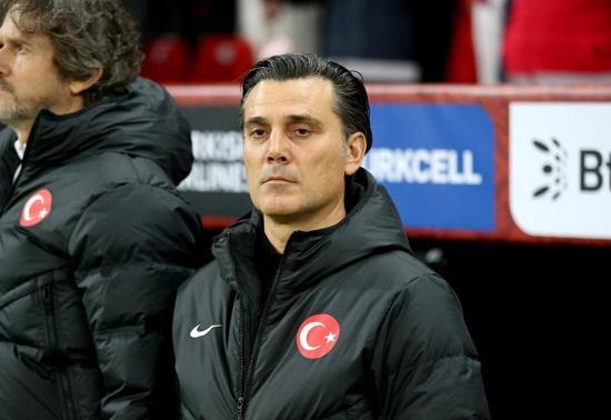 Vincenzo Montella: A Ligi’ne çıkmak gibi hedefimiz var