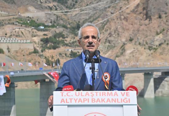 Bakan Uraloğlu: Yusufeli yollarından 2 yılda 929 bin araç geçti