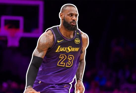 Efsane basketbolcu LeBron James, bir kez daha NBA tarihine geçti Kareem Abdul-Jabbarın rekorunu kırdı...