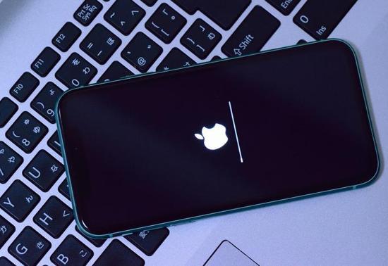 Apple iOS 18.2.1 Güncellemesi Özellikleri:  iOS 18.2.1 güncellemesi hangi iPhone modellerine gelecek