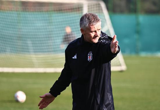 Beşiktaşın yeni teknik direktörü Ole Gunnar Solskjaer, Ümraniyedeki mesaisine başladı