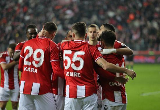 Samsunspor, sahasında kazanmaya devam ediyor