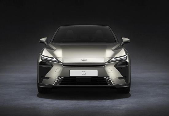 Lexus Yeni Nesil ES Modelinin Dünya Prömiyerini Yaptı