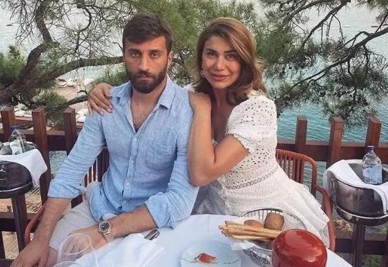 Ebru Şancı futbolcu eşlerine yönelik önyargılara yanıt verdi  Yayık ağızlı futbolcu eşleri...